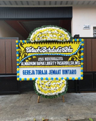 Papan Bunga Duka di Kombos Barat
