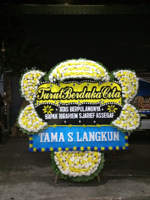 Papan Bunga Duka di Kombos Barat