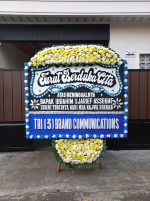 Papan Bunga Duka di Kombos Barat